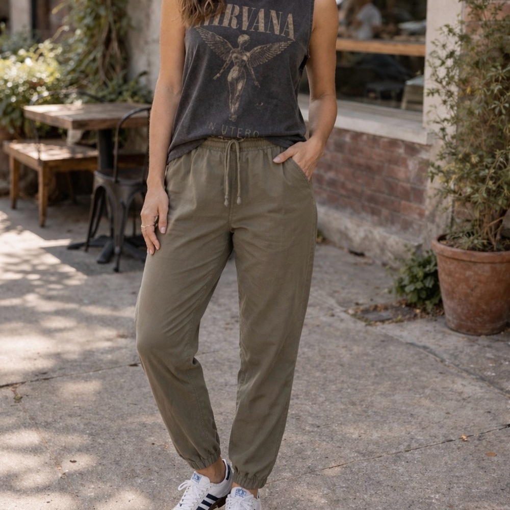 Hollister Olive Adjustable-Rise Parachute Baggy Drawstring Joggers